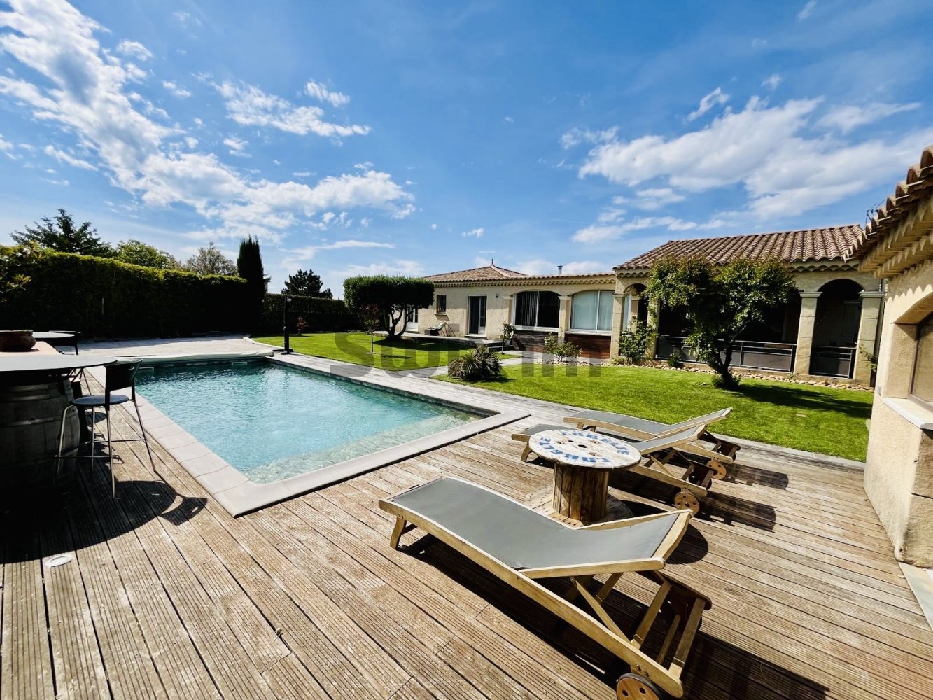 Вилла с 4 спальнями в Сен-Виктор-ла-Кост, Франция № 329490