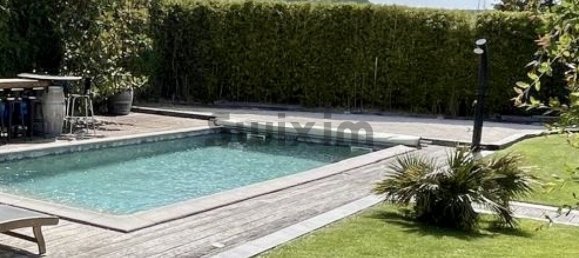 Вилла с 4 спальнями в Сен-Виктор-ла-Кост, Франция № 329490 3