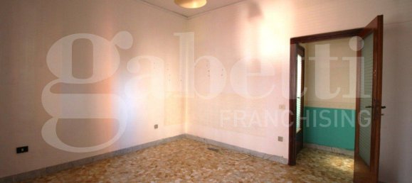 3 Schlafzimmer Wohnung in Arzano, Italy, Nr. 30339 37
