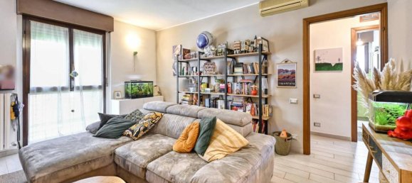 3 rooms Apartment in Peschiera Borromeo, Italy No. 37284 5