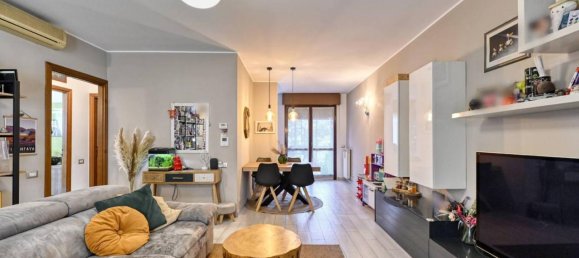 3 rooms Apartment in Peschiera Borromeo, Italy No. 37284 3