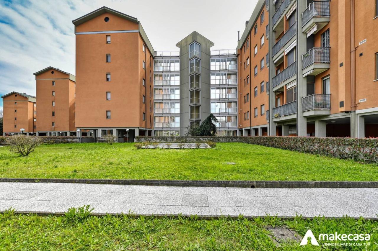 3 rooms Apartment in Peschiera Borromeo, Italy No. 37284