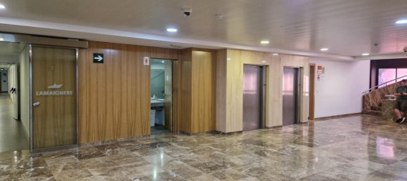 657m² Office in Andalusia, Spain No. 140423 2