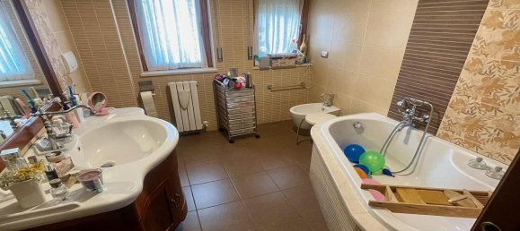 7 rooms Apartment in Rende, Italy No. 114006 9