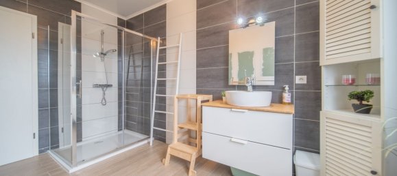 5 bedrooms House in Thil, France No. 248527 7