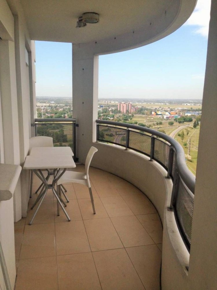 Apartamento de 3 dormitorios en Tigre, Argentina No. 8618