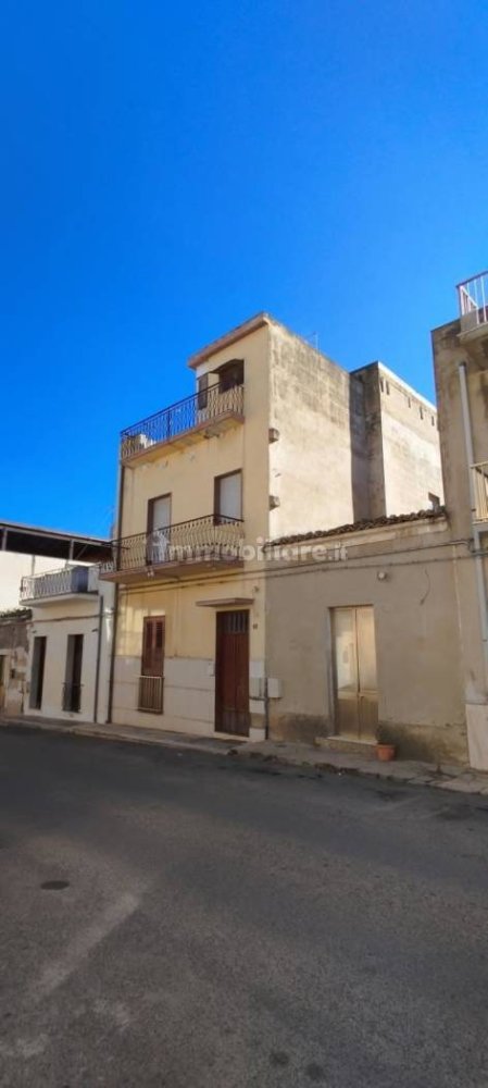 Квартира с 5 комнатами в Виттория, Италия № 350865