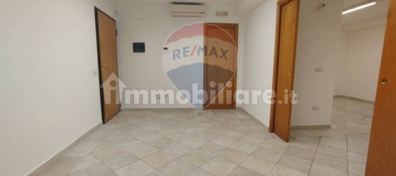 55m² Warehouse in Bari, Italy No. 39591 7