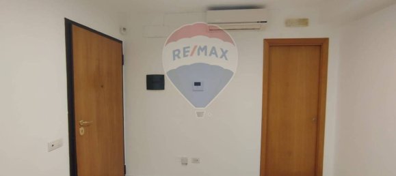 55m² Warehouse in Bari, Italy No. 39591 5