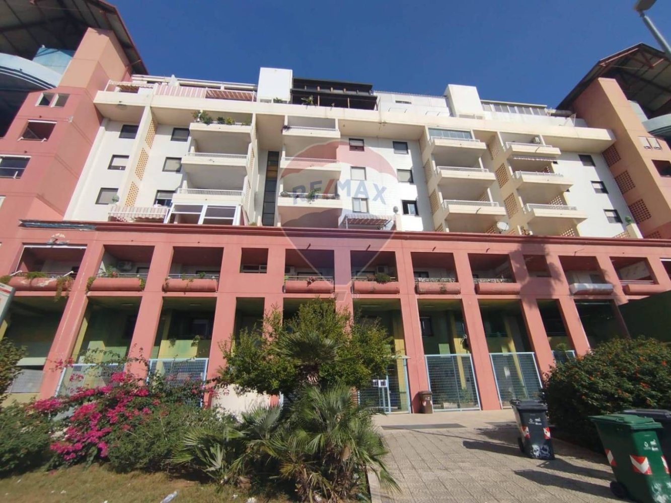 55m² Warehouse in Bari, Italy No. 39591