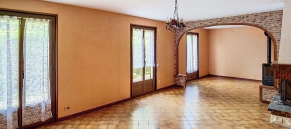 2 Schlafzimmer Haus in Saint-Germain-des-Pres, France, Nr. 263584 4