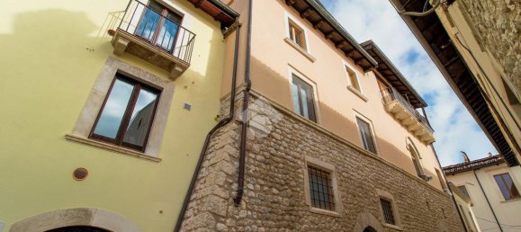 3-salle Appartement à L'Aquila, Italy No. 9121 15