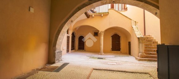 3-salle Appartement à L'Aquila, Italy No. 9121 2