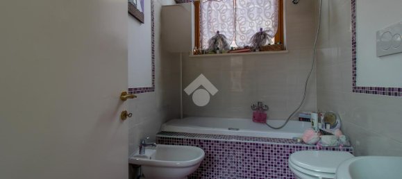 3-salle Appartement à L'Aquila, Italy No. 9121 8