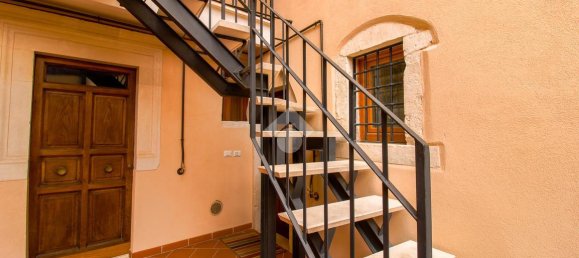 3-salle Appartement à L'Aquila, Italy No. 9121 4