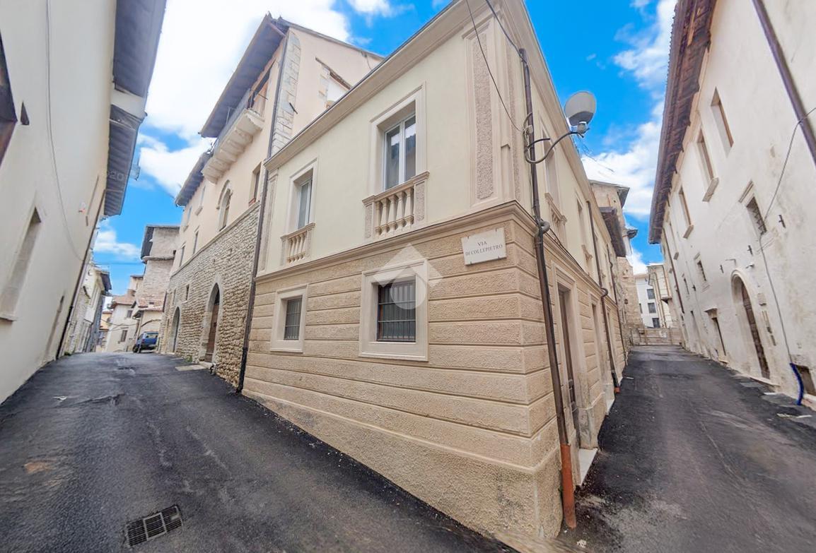 3-salle Appartement à L'Aquila, Italy No. 9121