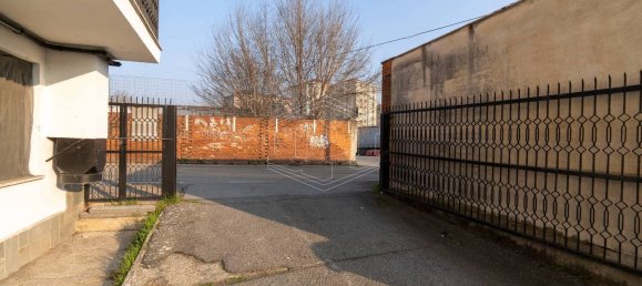 29m² Garage in Moncalieri, Italy No. 117075 7