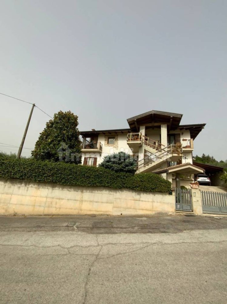 6 bedrooms House in Campli, Italy No. 103876