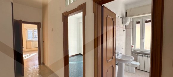 4 rooms Apartment in Avezzano, Italy No. 22445 22