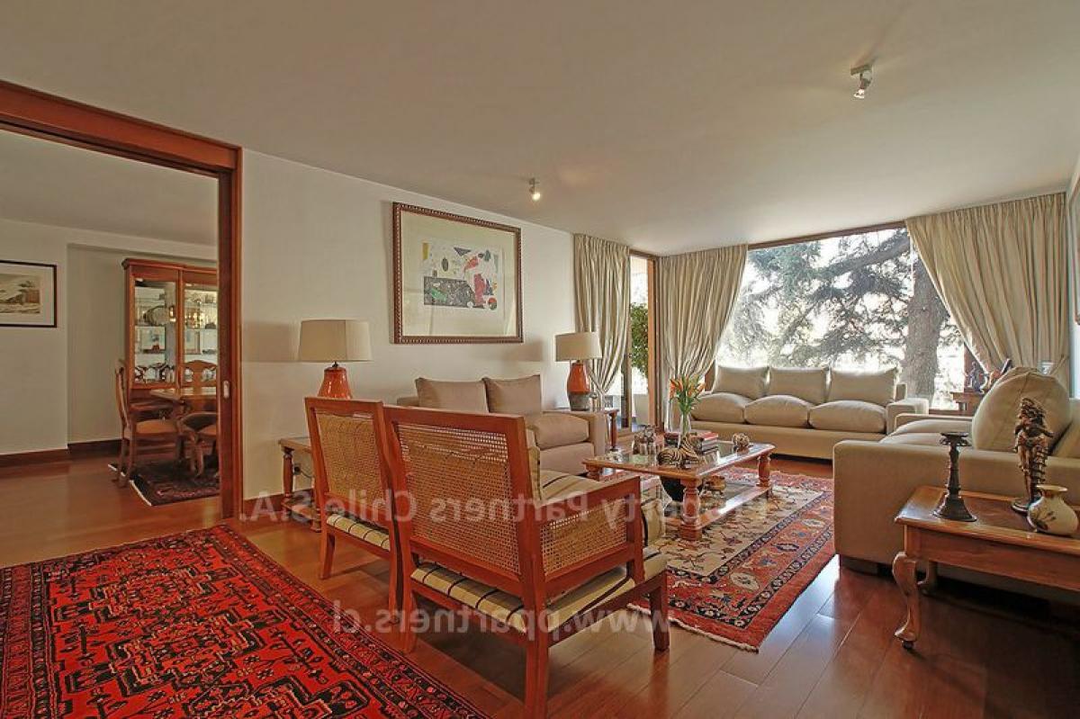 4 bedrooms Apartment in Santiago, Chile No. 5495