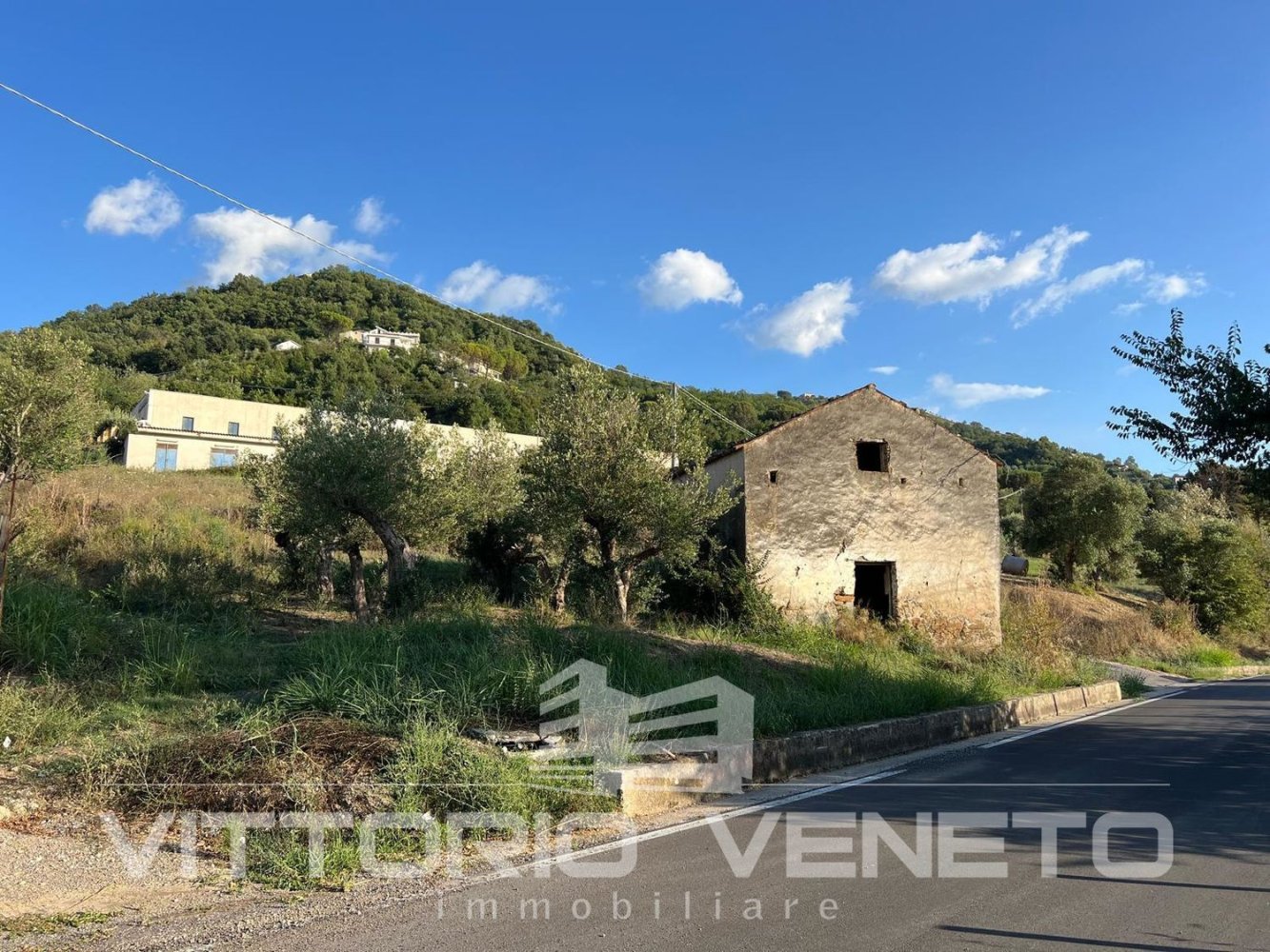 Земельный участок 1953м² в Лауреана Чиленто, Италия № 306672