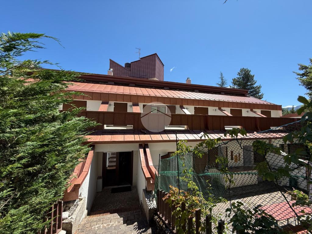 2 غرف نوم شقة في Rocca di Mezzo, Italy رقم 297350