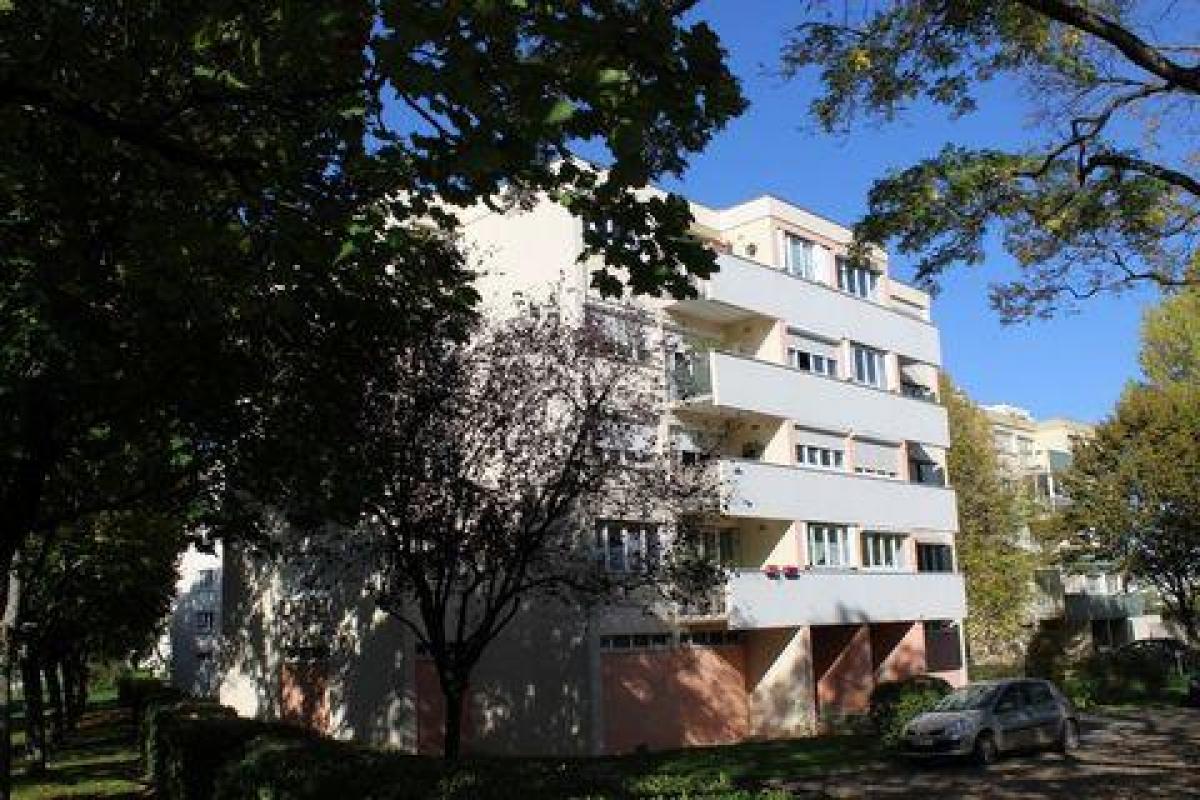 Condominio de 2 dormitorios en Dijon, France No. 14035