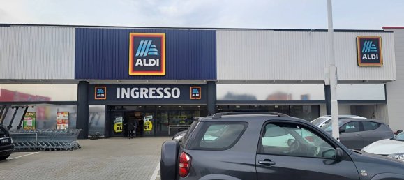 عقار تجاري في Vigevano, Italy 2790متر مربع رقم 9849 11