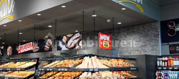 عقار تجاري في Vigevano, Italy 2790متر مربع رقم 9849 2