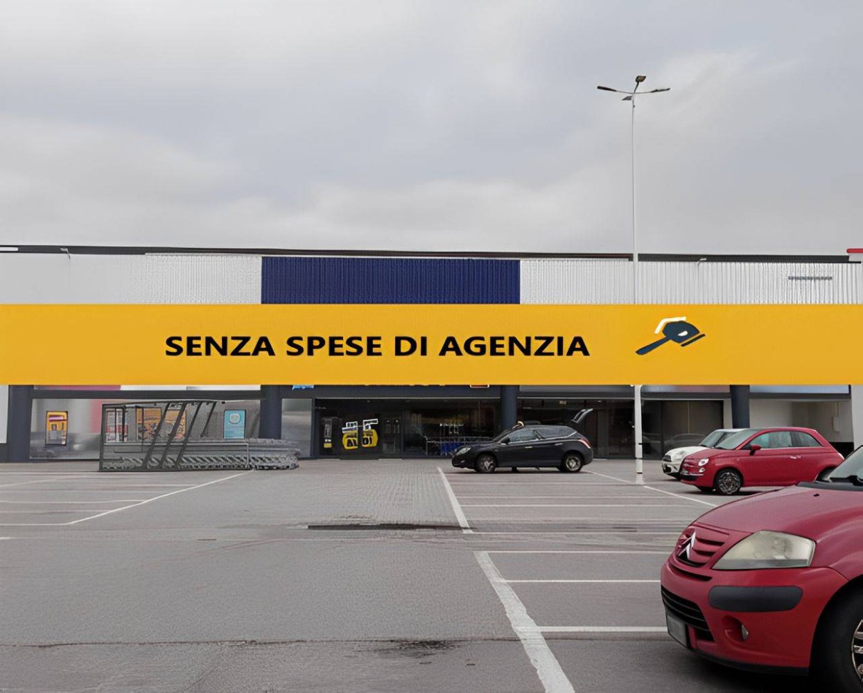  عقار تجاري في Vigevano, Italy 2790متر مربع رقم 9849