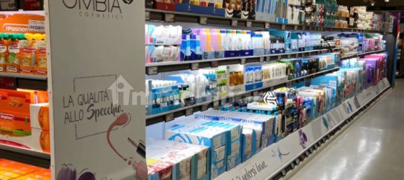 عقار تجاري في Vigevano, Italy 2790متر مربع رقم 9849 5