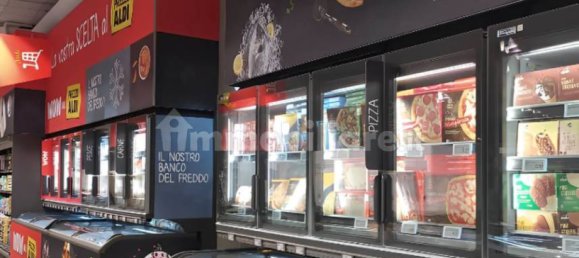 عقار تجاري في Vigevano, Italy 2790متر مربع رقم 9849 6