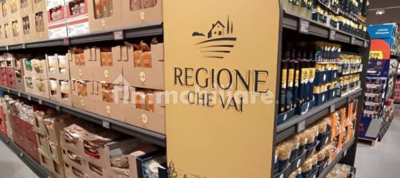 عقار تجاري في Vigevano, Italy 2790متر مربع رقم 9849 4