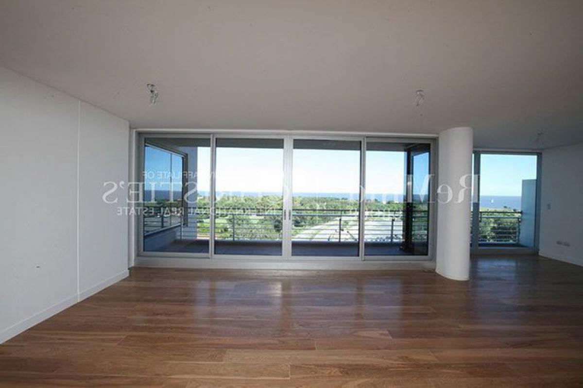 3 bedrooms Apartment in Vicente Lopez, Argentina No. 10864