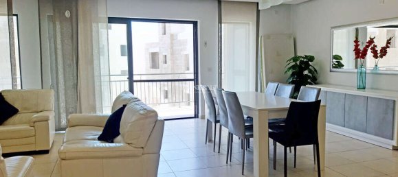 3 bedrooms Apartment in Saint Julian's, Malta No. 10557 2