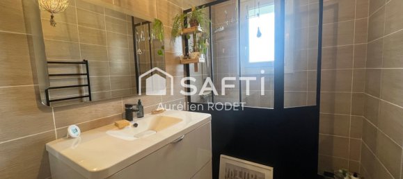 3 bedrooms House in Le Poinconnet, France No. 51793 7