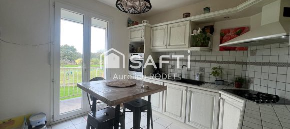 3 bedrooms House in Le Poinconnet, France No. 51793 4