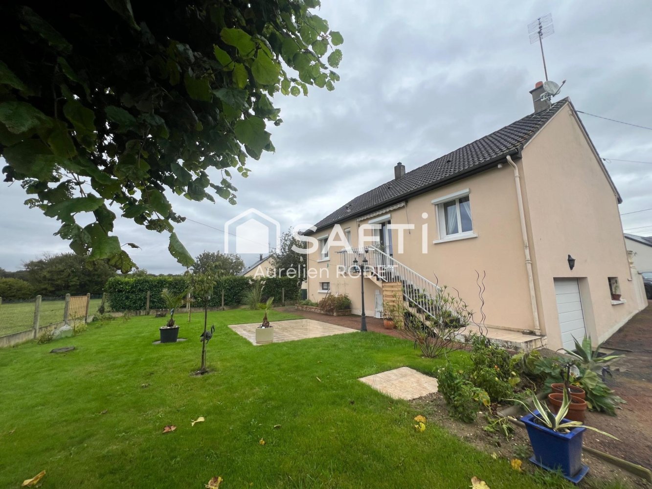 3 bedrooms House in Le Poinconnet, France No. 51793