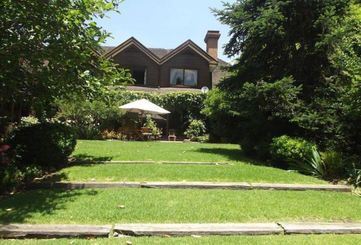 5 bedrooms House in Santiago, Chile No. 2182