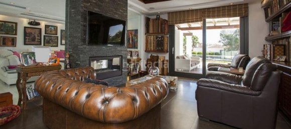 5 bedrooms Villa in Marbella, Spain No. 66071 9