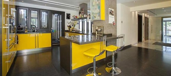 5 bedrooms Villa in Marbella, Spain No. 66071 3