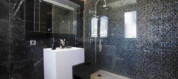 5 bedrooms Villa in Marbella, Spain No. 66071 10