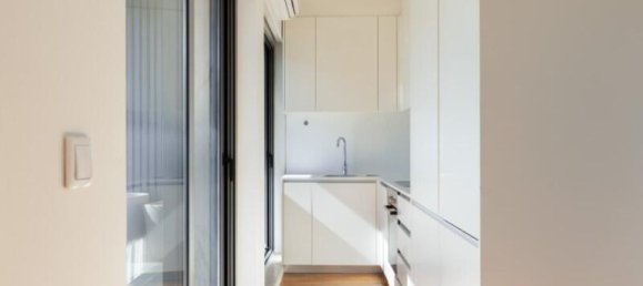 2 Schlafzimmer Wohnung in Lisbon, Portugal, Nr. 198748 3