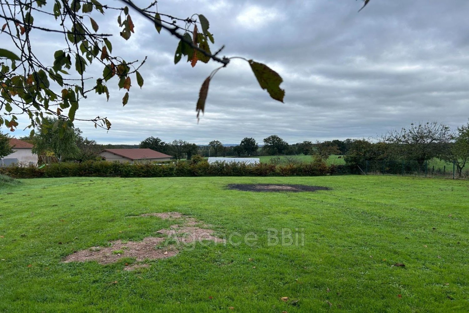 Terreno en Vivans, France 1218 m² No. 270728