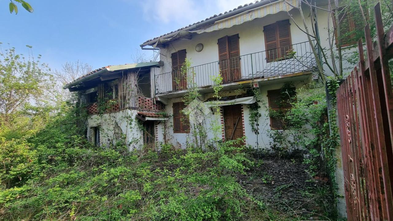 Casa de 15 divisões em Gassino Torinese, Italy N.º 136170