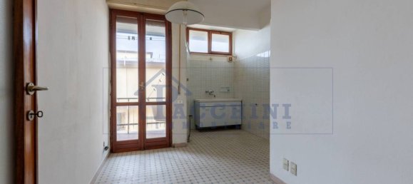 3 bedrooms Apartment in Pisa, Italy No. 352491 2