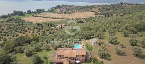 4 bedrooms House in Magione, Italy No. 288066 2