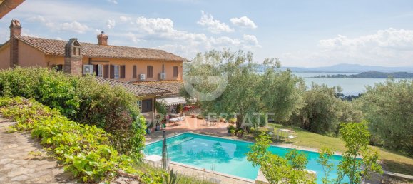 4 bedrooms House in Magione, Italy No. 288066 11