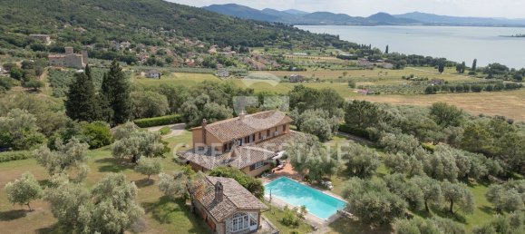 4 bedrooms House in Magione, Italy No. 288066 7