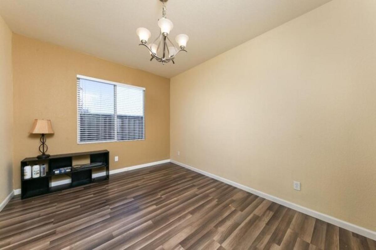 4 Schlafzimmer Haus in Oakley, USA, Nr. 377426